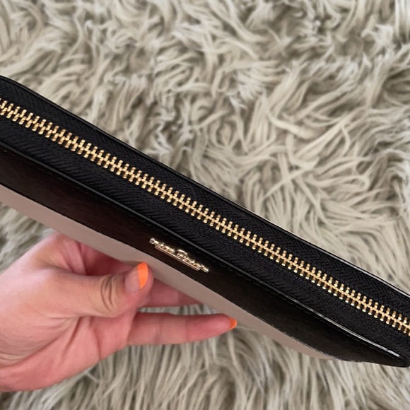 Kate Spade Wallet - Picture 4 of 9